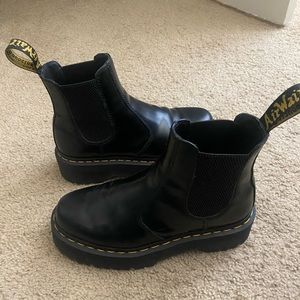 Dr. Martin 2976 Quad Platform Chelsea Boot